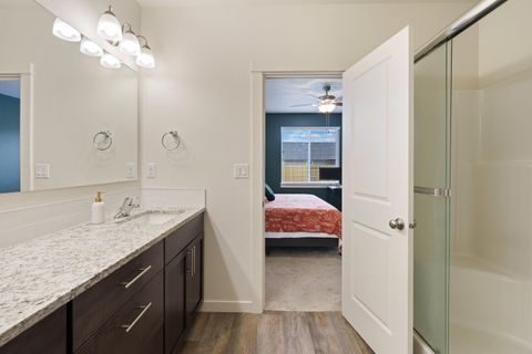 Tiny photo for 3350 NW 9th Lane, Redmond, OR 97756 (MLS # 220211563)