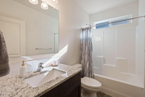 Tiny photo for 3350 NW 9th Lane, Redmond, OR 97756 (MLS # 220211563)