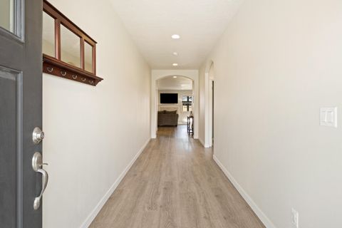 Tiny photo for 3350 NW 9th Lane, Redmond, OR 97756 (MLS # 220211563)