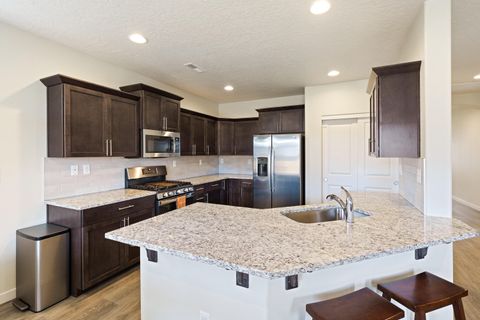 Tiny photo for 3350 NW 9th Lane, Redmond, OR 97756 (MLS # 220211563)