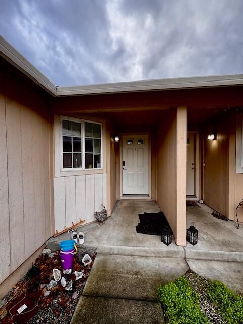 Tiny photo for 921 N Rose Street #A, Phoenix, OR 97535 (MLS # 220213113)