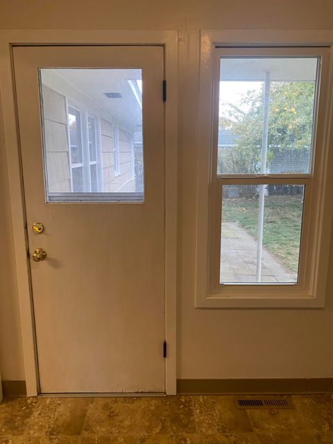 Tiny photo for 1826 Homedale Road, Klamath Falls, OR 97603 (MLS # 220211588)