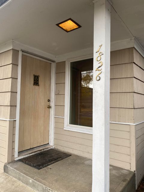 Tiny photo for 1826 Homedale Road, Klamath Falls, OR 97603 (MLS # 220211588)