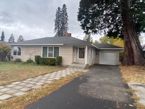 Tiny photo for 1826 Homedale Road, Klamath Falls, OR 97603 (MLS # 220211588)