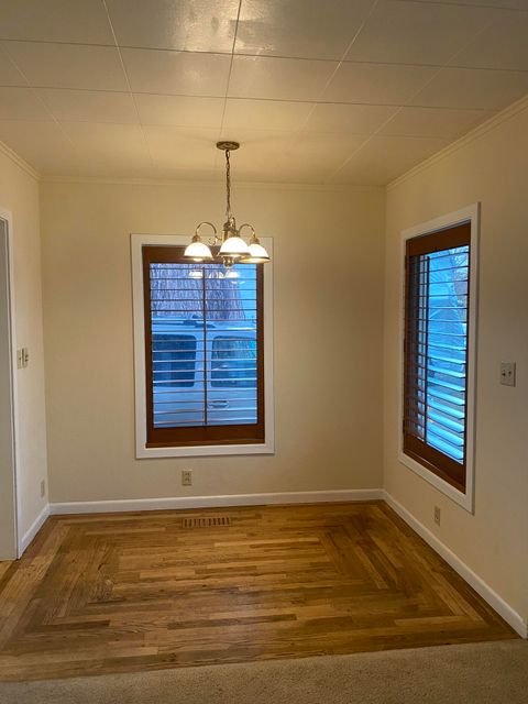 Tiny photo for 1826 Homedale Road, Klamath Falls, OR 97603 (MLS # 220211588)