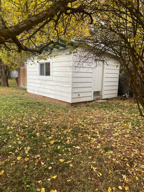 Tiny photo for 1826 Homedale Road, Klamath Falls, OR 97603 (MLS # 220211588)