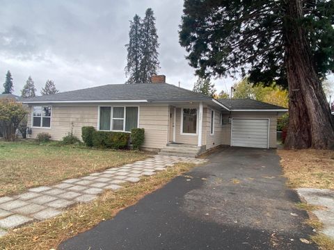 Tiny photo for 1826 Homedale Road, Klamath Falls, OR 97603 (MLS # 220211588)