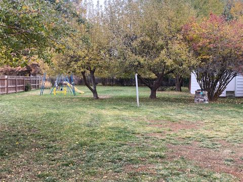 Tiny photo for 1826 Homedale Road, Klamath Falls, OR 97603 (MLS # 220211588)