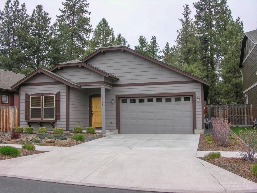 2011 Built SE Bend Craftsman in Perfect Condition! Single level shows like-new w/slate entry, archways, great room w/slate gas FP, dining/kitchen w/wood-lam floor, tiled counters & island/B-Bar, SS appl, Knotty-Alder cabs, master suite w/walk-in & bath w/dbl tiled vanity & dbl shower stall, other 2-bedrooms on opposite side of home, 4 Solar-Tubes bring in natural light, att 2-car garage w/opener, Gas FA Heat & Central AC, cement siding, low-maint landscaping w/full drip/sprinklers & fully fenced backyard!