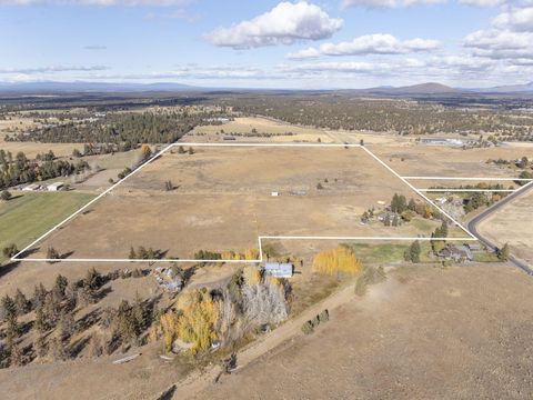 Tiny photo for 19190 Pinehurst Road, Bend, OR 97703 (MLS # 220215211)