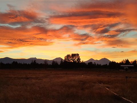 Tiny photo for 19190 Pinehurst Road, Bend, OR 97703 (MLS # 220215211)