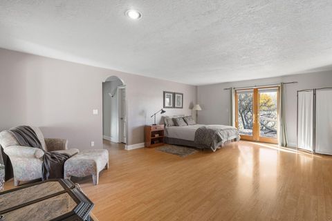 Tiny photo for 19190 Pinehurst Road, Bend, OR 97703 (MLS # 220215211)