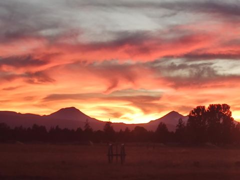 Tiny photo for 19190 Pinehurst Road, Bend, OR 97703 (MLS # 220215211)