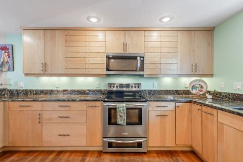 Tiny photo for 19190 Pinehurst Road, Bend, OR 97703 (MLS # 220215211)