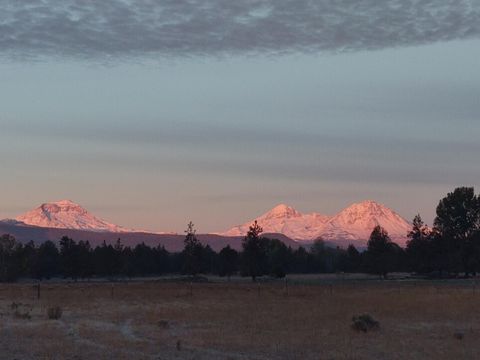 Tiny photo for 19190 Pinehurst Road, Bend, OR 97703 (MLS # 220215211)