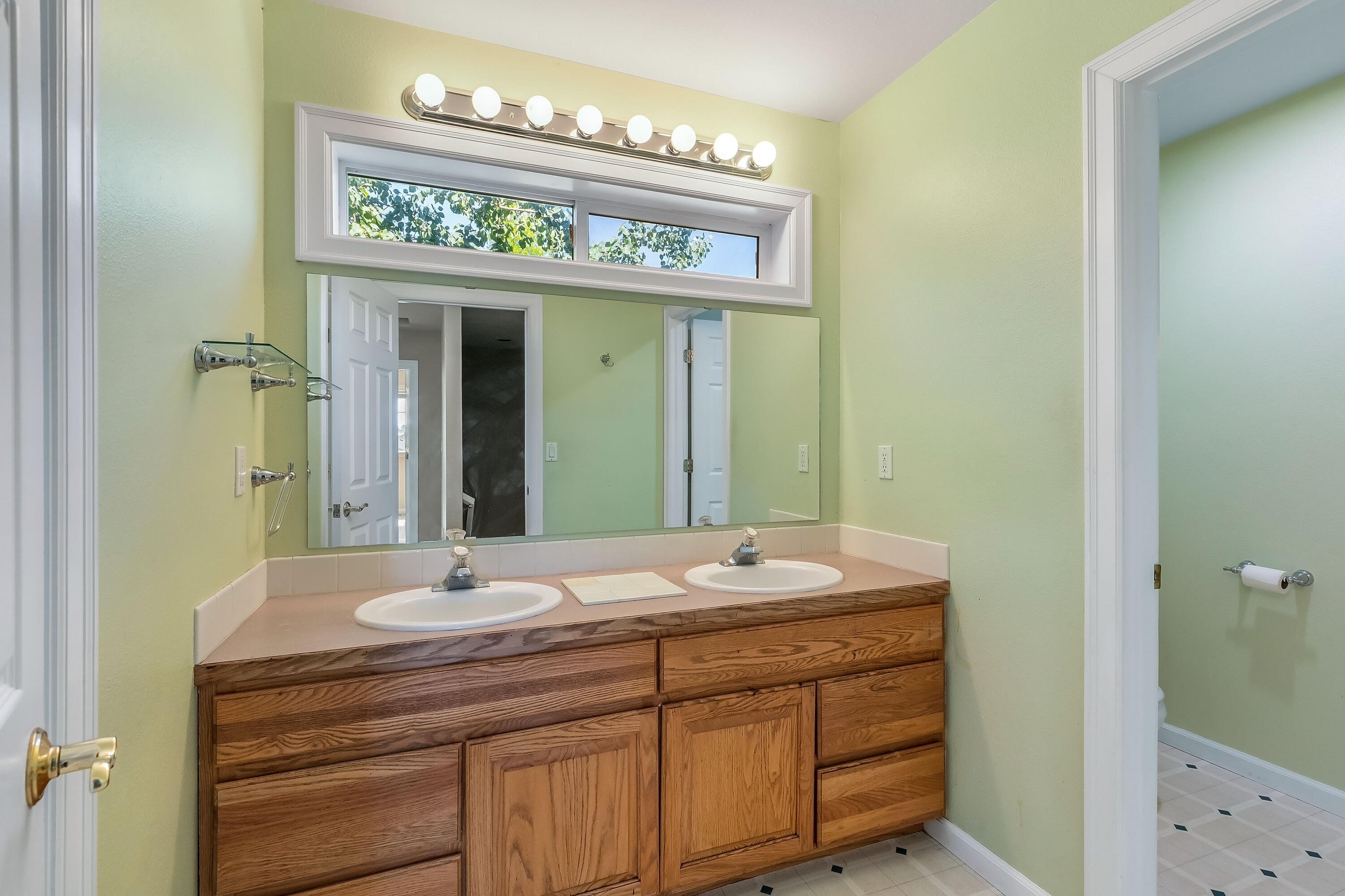 Oak Tree - Residential