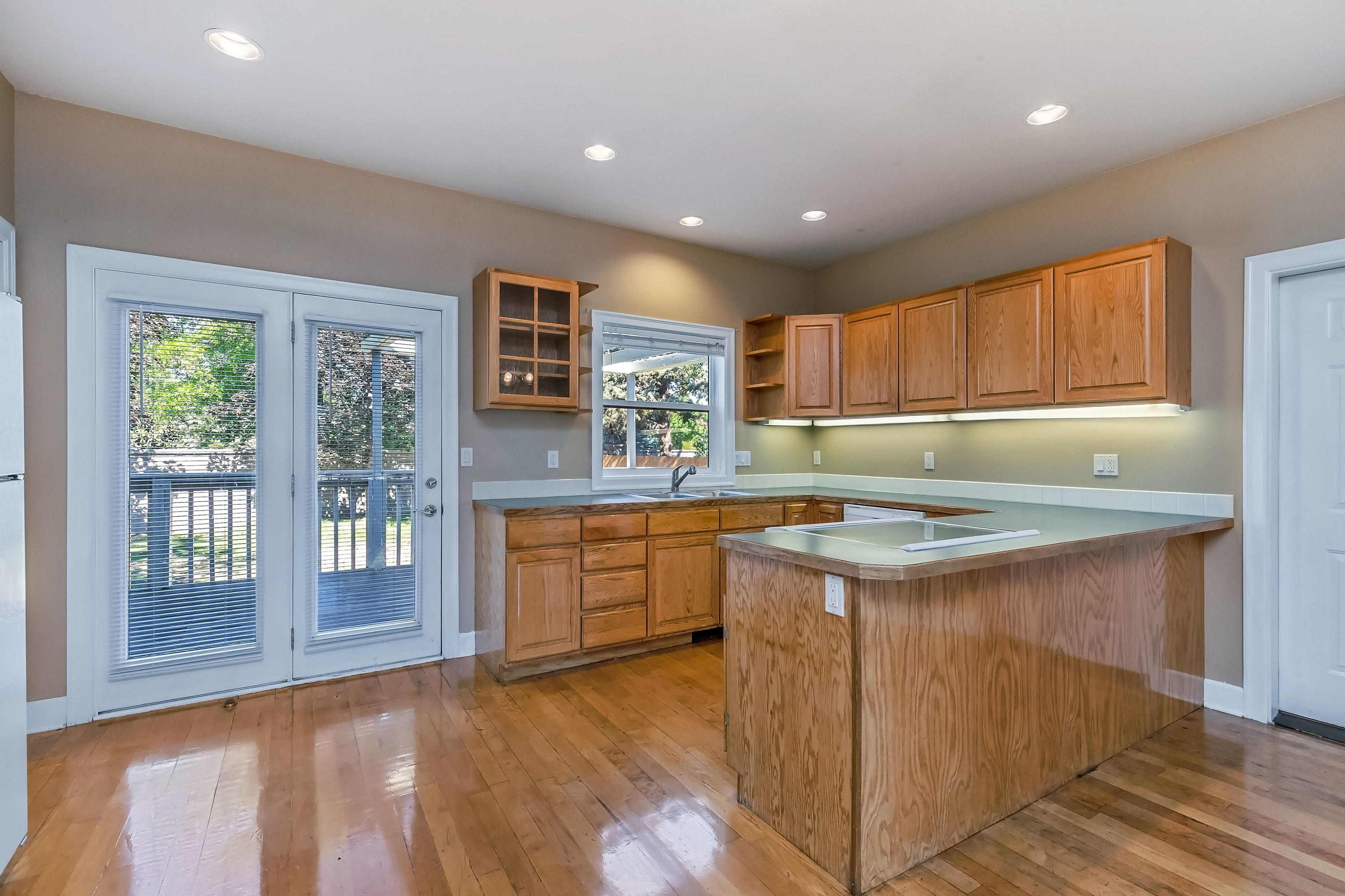 Oak Tree - Residential