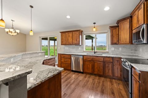 Tiny photo for 597 Bigham Brown Road, Eagle Point, OR 97524 (MLS # 220212955)