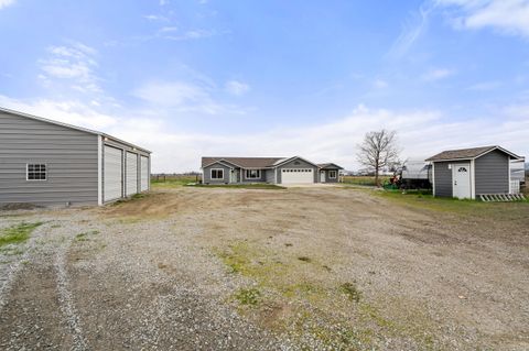 Tiny photo for 597 Bigham Brown Road, Eagle Point, OR 97524 (MLS # 220212955)