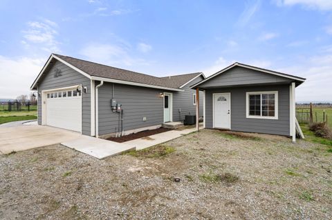 Tiny photo for 597 Bigham Brown Road, Eagle Point, OR 97524 (MLS # 220212955)