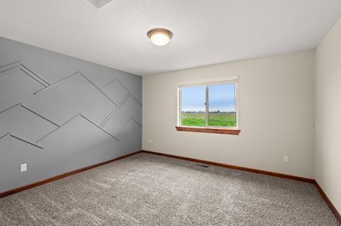 Tiny photo for 597 Bigham Brown Road, Eagle Point, OR 97524 (MLS # 220212955)