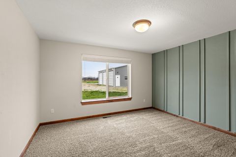 Tiny photo for 597 Bigham Brown Road, Eagle Point, OR 97524 (MLS # 220212955)