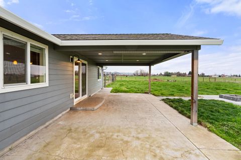 Tiny photo for 597 Bigham Brown Road, Eagle Point, OR 97524 (MLS # 220212955)