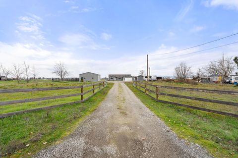 Tiny photo for 597 Bigham Brown Road, Eagle Point, OR 97524 (MLS # 220212955)