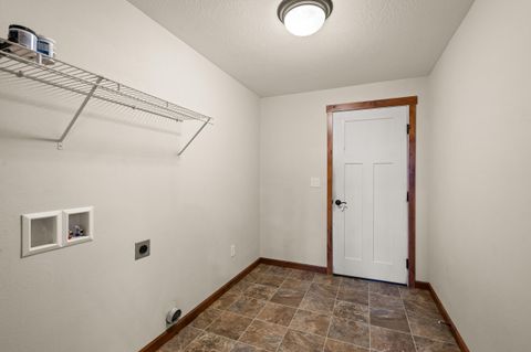 Tiny photo for 597 Bigham Brown Road, Eagle Point, OR 97524 (MLS # 220212955)