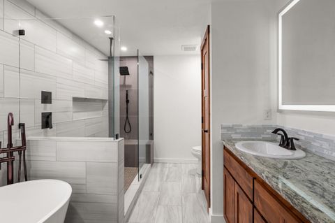 Tiny photo for 597 Bigham Brown Road, Eagle Point, OR 97524 (MLS # 220212955)