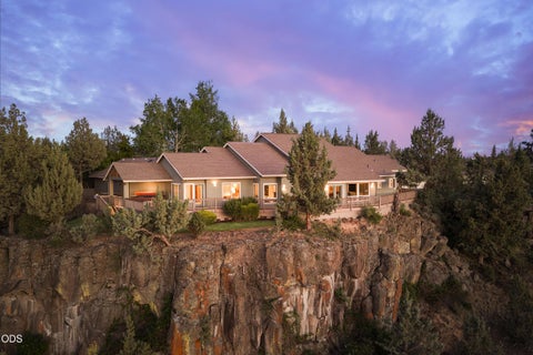Photo of 6900 NE 1st Street, Redmond, OR 97756 (MLS # 220222696)
