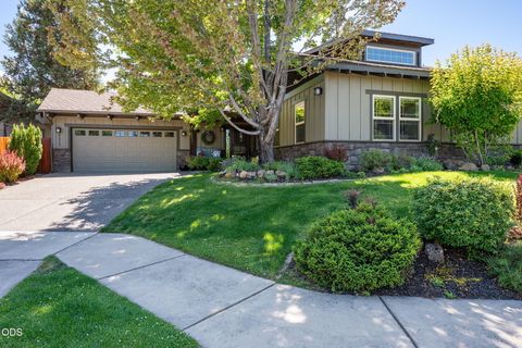Photo of 62968 Fresca Street, Bend, OR 97703 (MLS # 220224421)