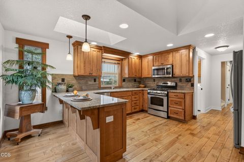 Tiny photo for 62968 Fresca Street, Bend, OR 97703 (MLS # 220224421)