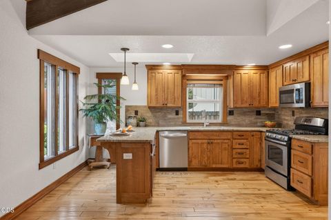 Tiny photo for 62968 Fresca Street, Bend, OR 97703 (MLS # 220224421)