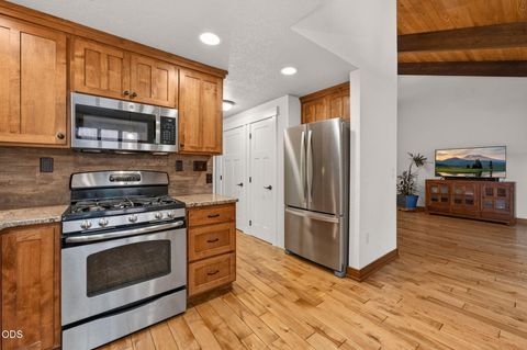 Tiny photo for 62968 Fresca Street, Bend, OR 97703 (MLS # 220224421)