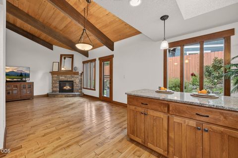Tiny photo for 62968 Fresca Street, Bend, OR 97703 (MLS # 220224421)