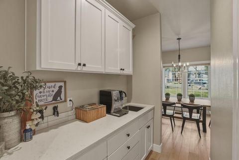 Tiny photo for 1041 E Timber Pine Drive, Sisters, OR 97759 (MLS # 220217840)