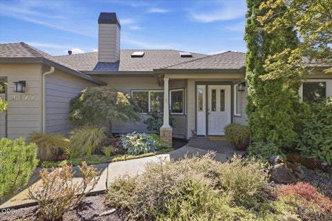 Photo of 3472 Blue Blossom Drive, Medford, OR 97504 (MLS # 220228617)