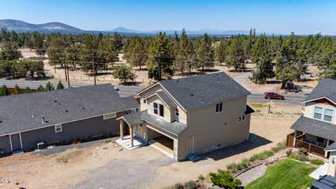 Tiny photo for 4615 SW Salmon Avenue, Redmond, OR 97756 (MLS # 220226591)