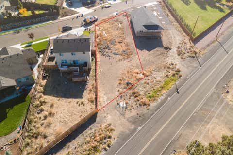 Tiny photo for 4615 SW Salmon Avenue, Redmond, OR 97756 (MLS # 220226591)
