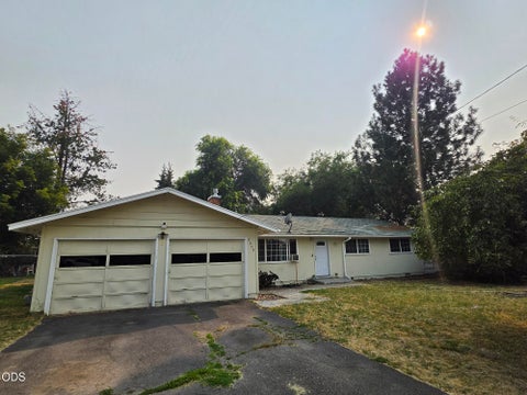 Tiny photo for 5608 Bel Aire Drive, Klamath Falls, OR 97603 (MLS # 220226868)