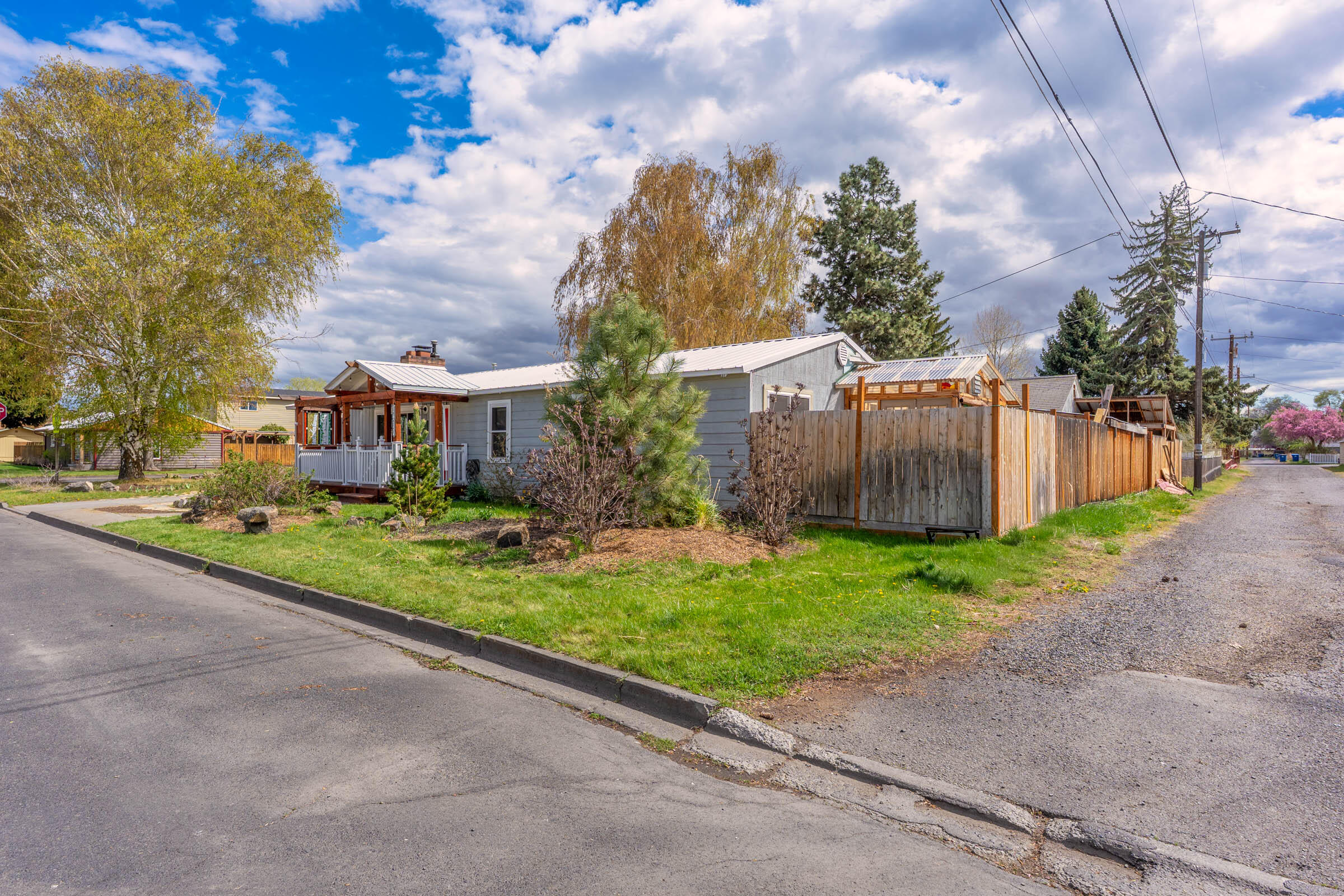 1410 SW Juniper Avenue