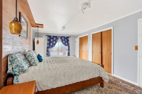 Tiny photo for 1410 SW Juniper Avenue, Redmond, OR 97756 (MLS # 220219312)