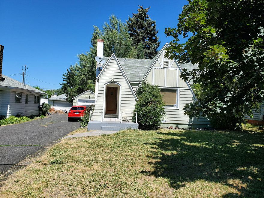 Adorable Cottage close to transportation, shopping and Wiard Park!  Detached garage, shop with 220! Small hobby shop as well.  Alley Access.  This little charmer even has wood floors. Large Yard, Nice Neighborhood, nice price, under $150,000.00, as is.