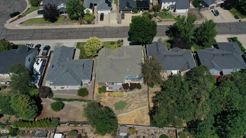 Tiny photo for 499 Ridgeway Avenue, Central Point, OR 97502 (MLS # 220224159)