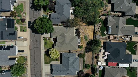 Tiny photo for 499 Ridgeway Avenue, Central Point, OR 97502 (MLS # 220224159)