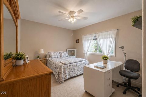 Tiny photo for 499 Ridgeway Avenue, Central Point, OR 97502 (MLS # 220224159)