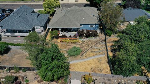 Tiny photo for 499 Ridgeway Avenue, Central Point, OR 97502 (MLS # 220224159)