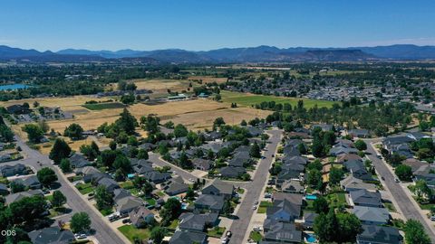 Tiny photo for 499 Ridgeway Avenue, Central Point, OR 97502 (MLS # 220224159)