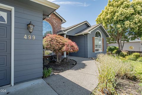 Tiny photo for 499 Ridgeway Avenue, Central Point, OR 97502 (MLS # 220224159)